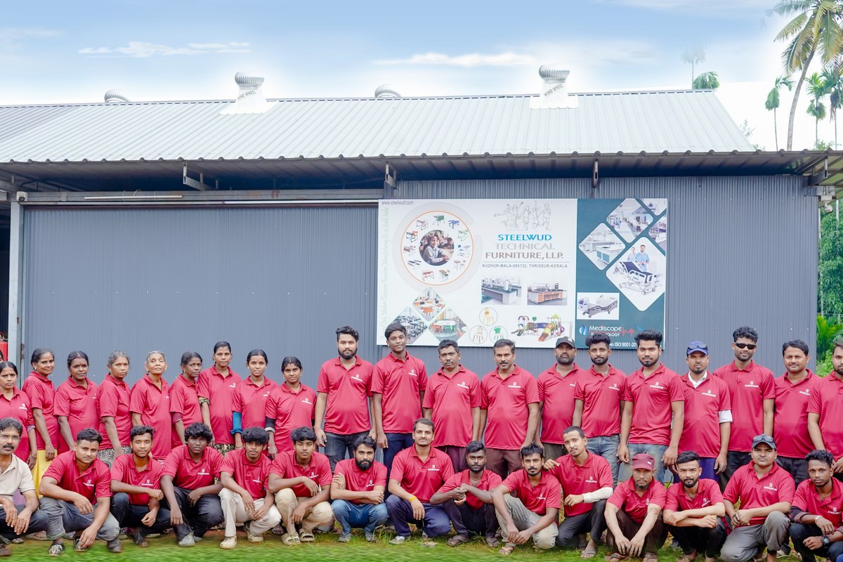 The STEELwud team outside the company’s Kuzhur–Mala premises in Thrissur