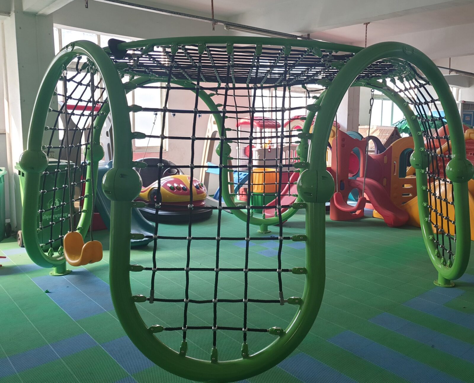 Net climbing frame