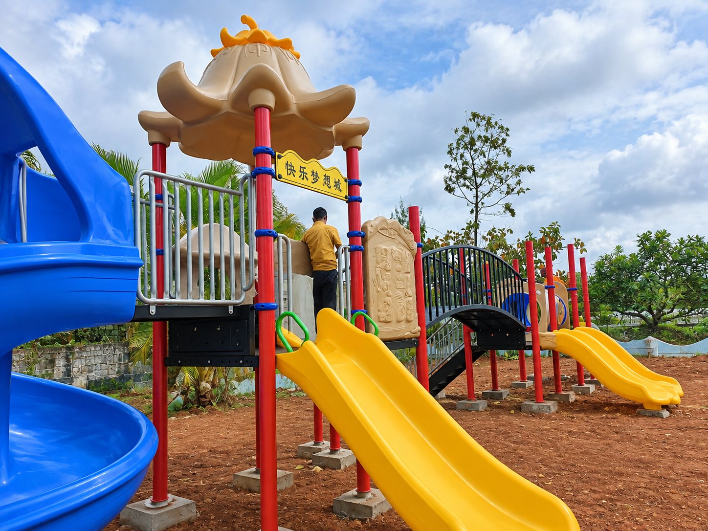 Pagoda-roof multi-play with arch bridge and twin slides